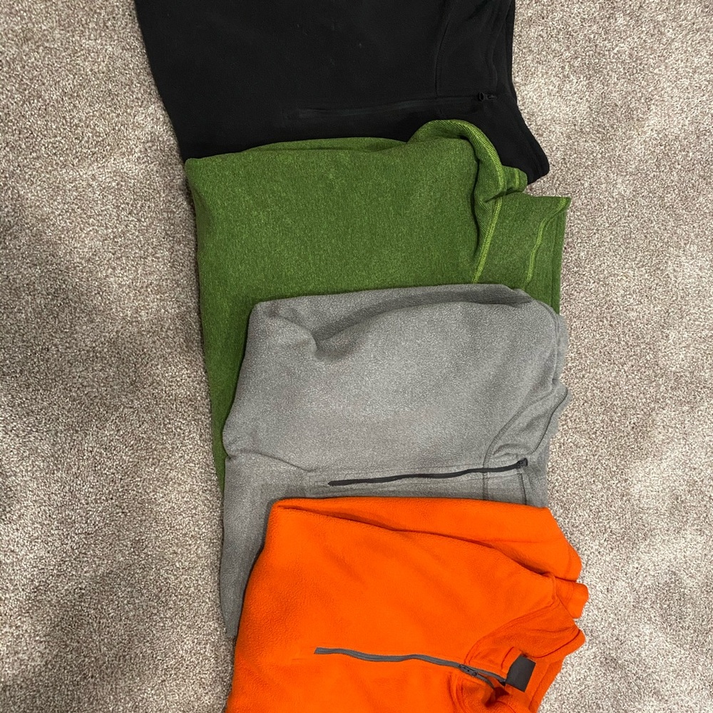 Men’s North face fleece. XL multiple colors